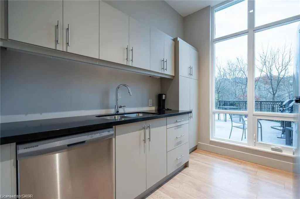 2750 King Street E, #105
