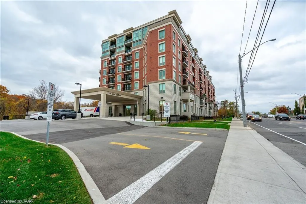 2750 King Street E, #105
