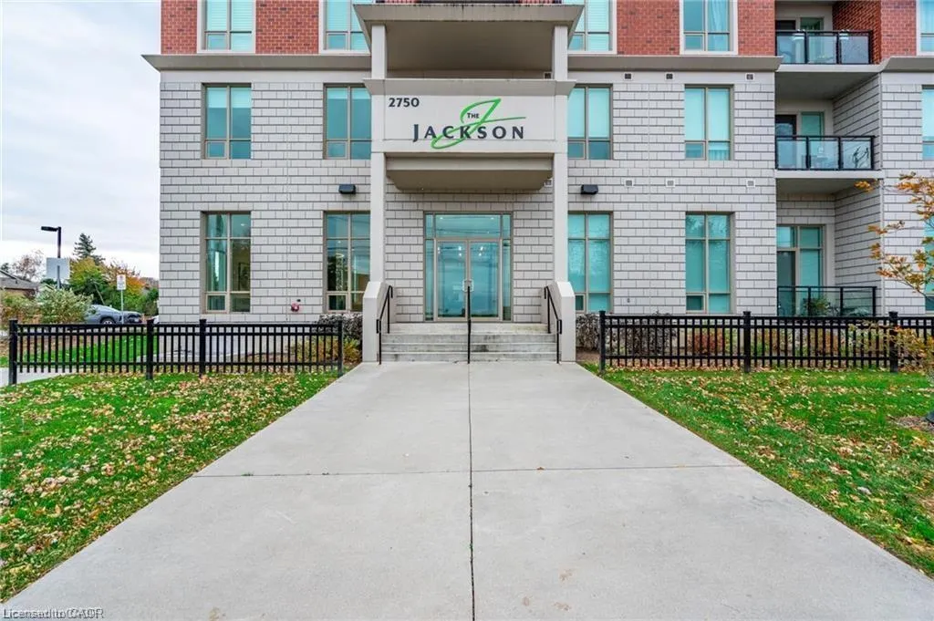 2750 King Street E, #105