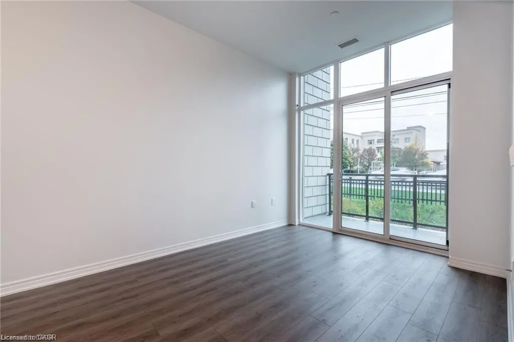2750 King Street E, #105