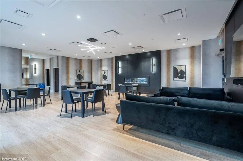 2750 King Street E, #105