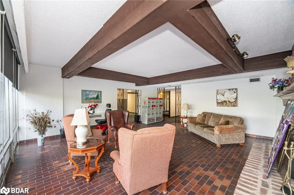225 Harvard Place, #804