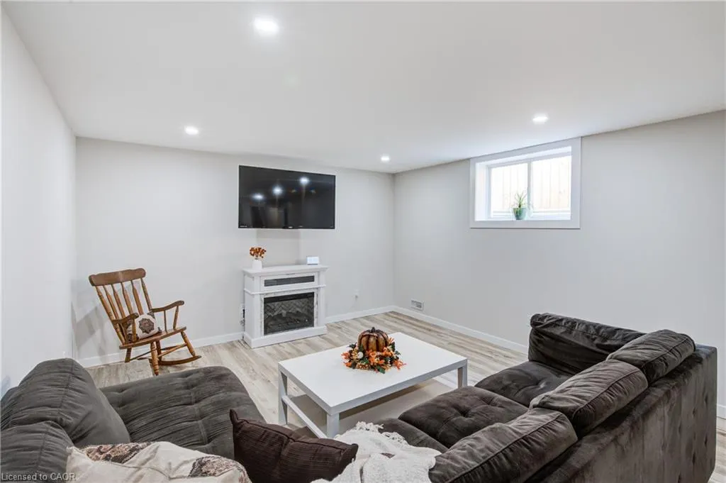 14 Reeves Road