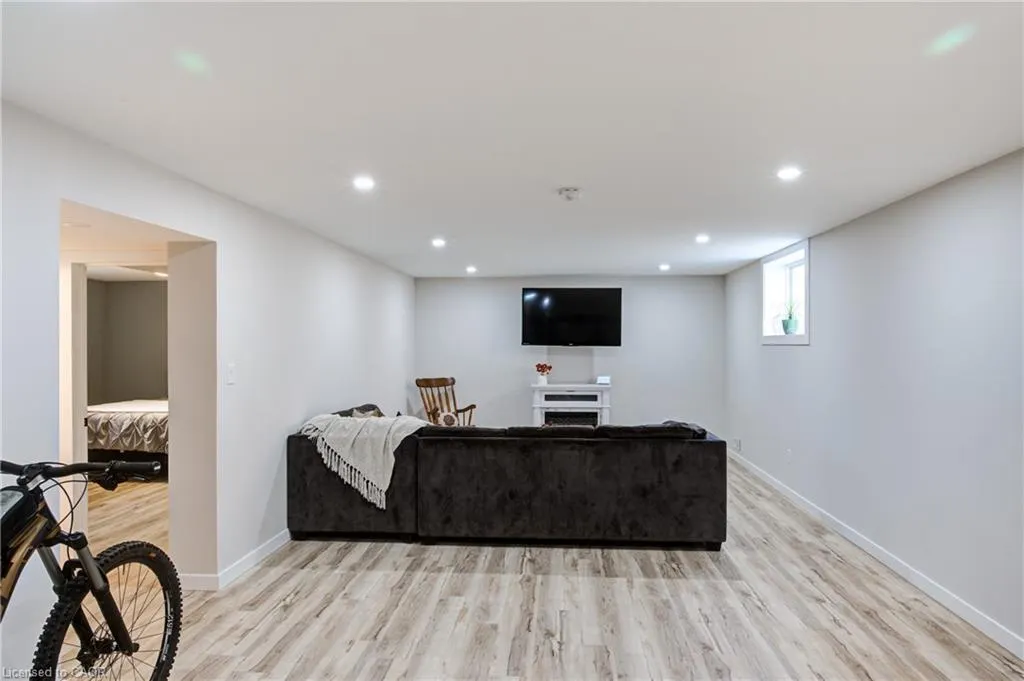 14 Reeves Road