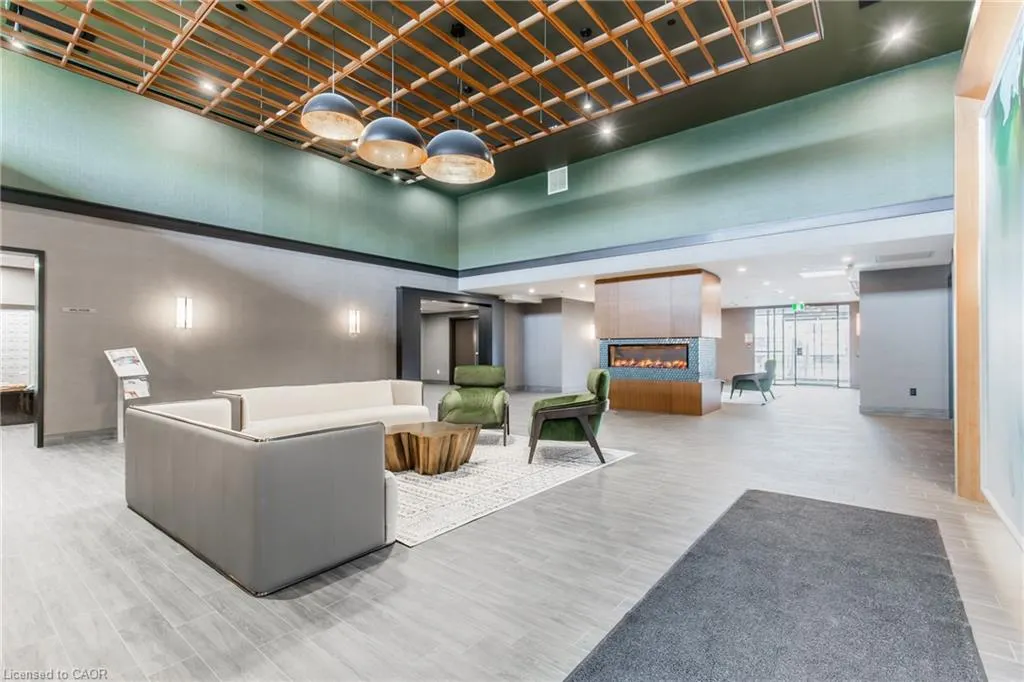 450 Dundas Street E, #326