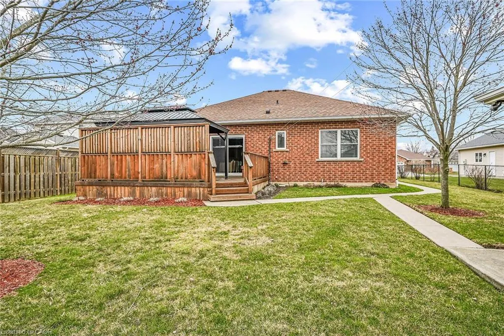20 Oak Crescent