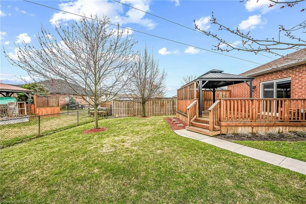 20 Oak Crescent