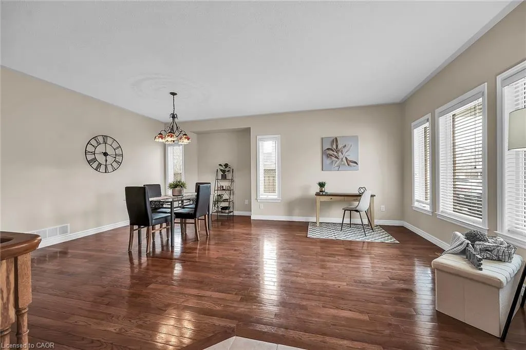 20 Oak Crescent