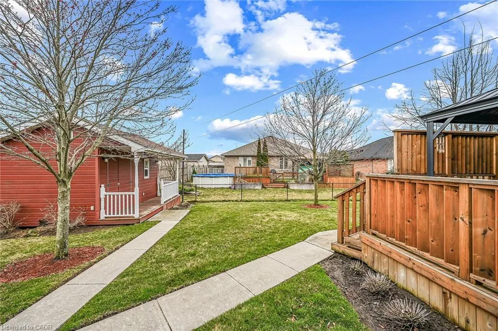 20 Oak Crescent