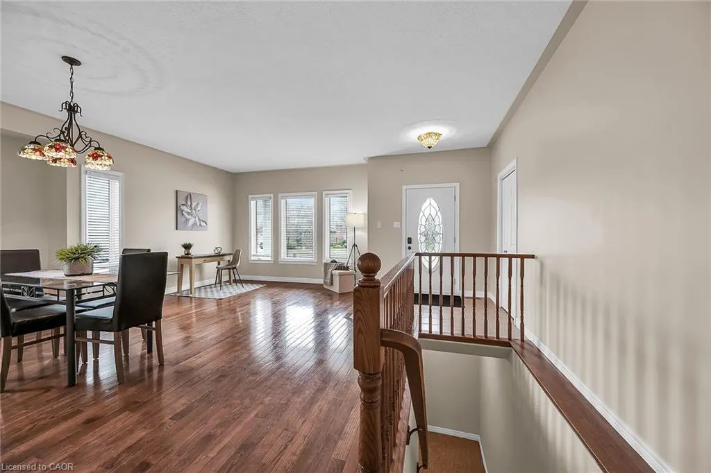 20 Oak Crescent
