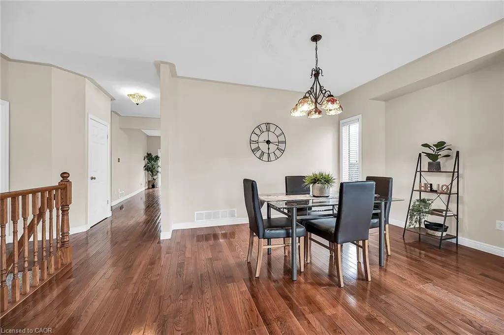20 Oak Crescent