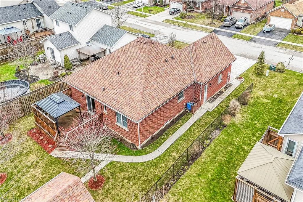 20 Oak Crescent