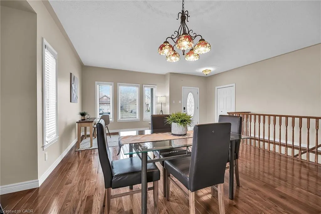 20 Oak Crescent