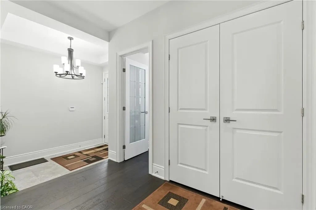 15 Robarts Drive