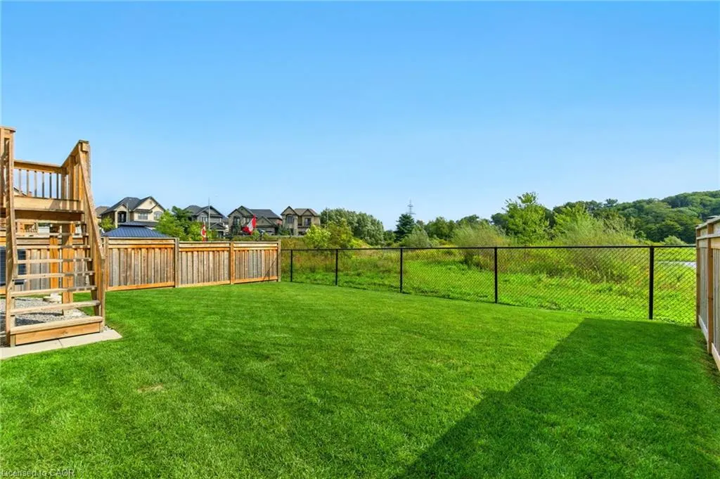 15 Robarts Drive