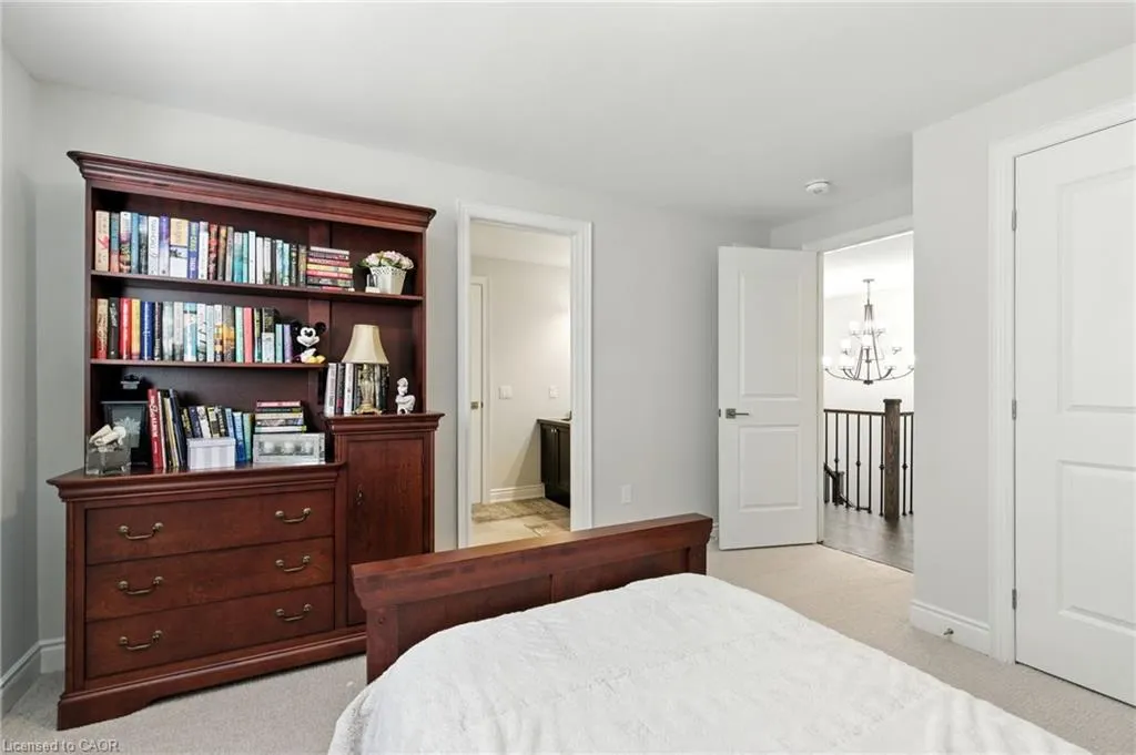 15 Robarts Drive