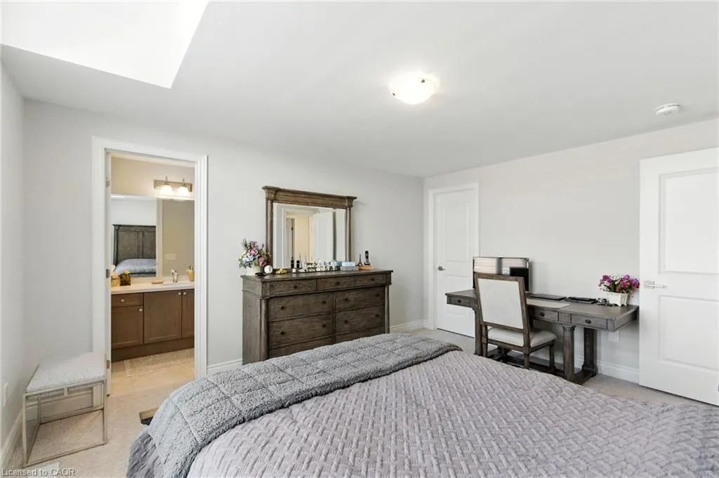 15 Robarts Drive