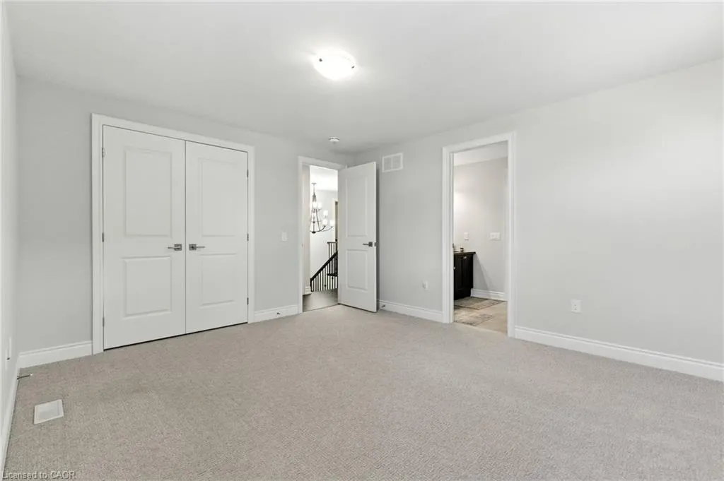 15 Robarts Drive