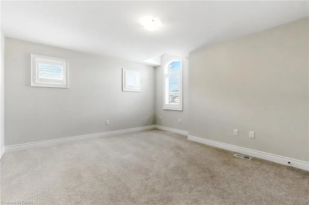 15 Robarts Drive