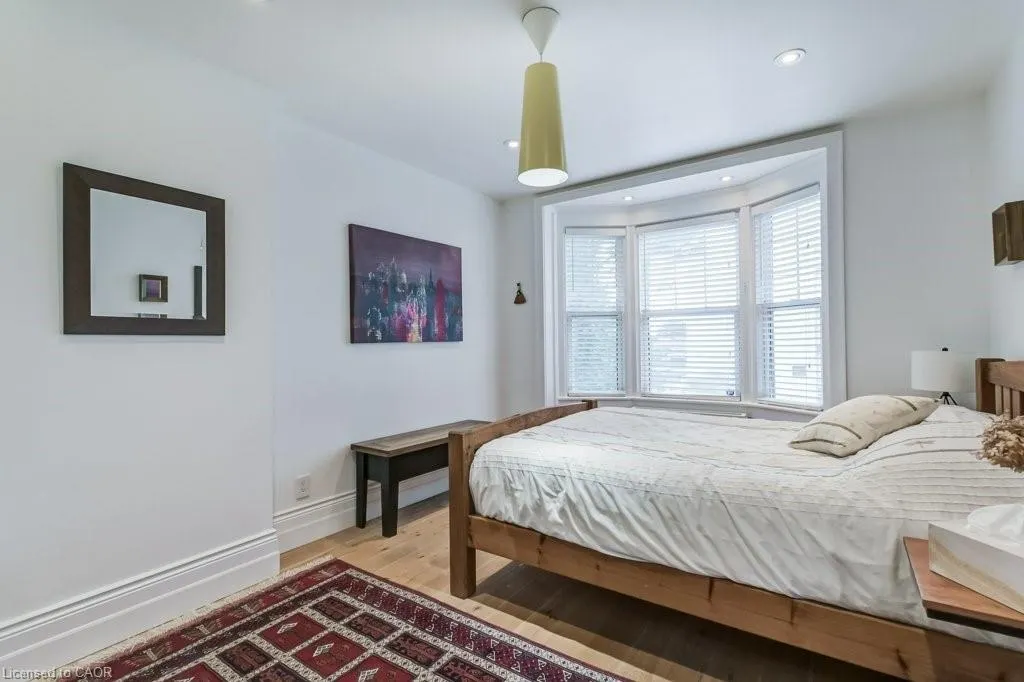 8 Wolfrey Avenue