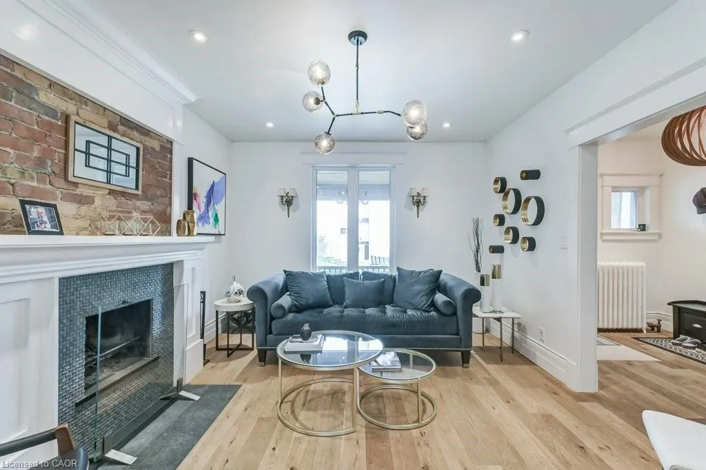 8 Wolfrey Avenue