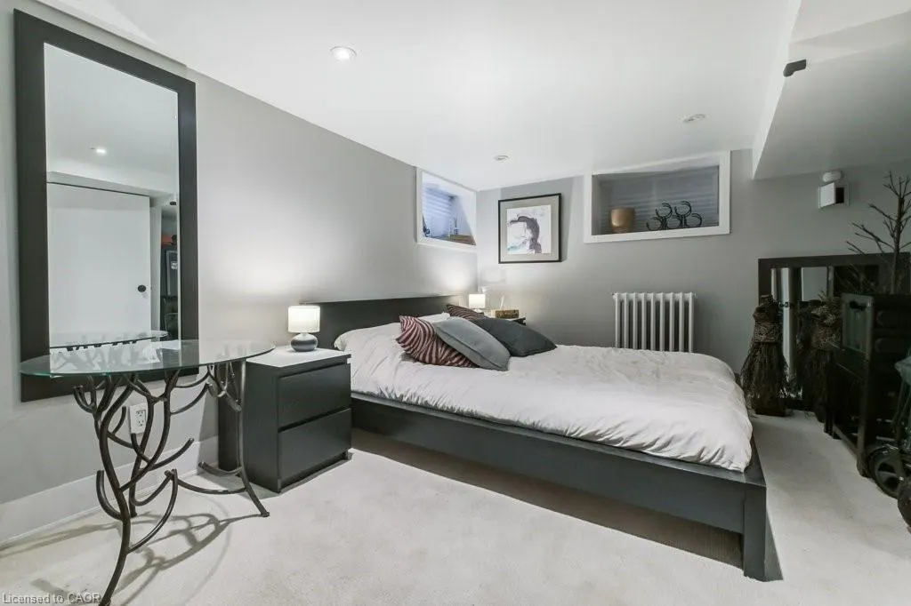 8 Wolfrey Avenue