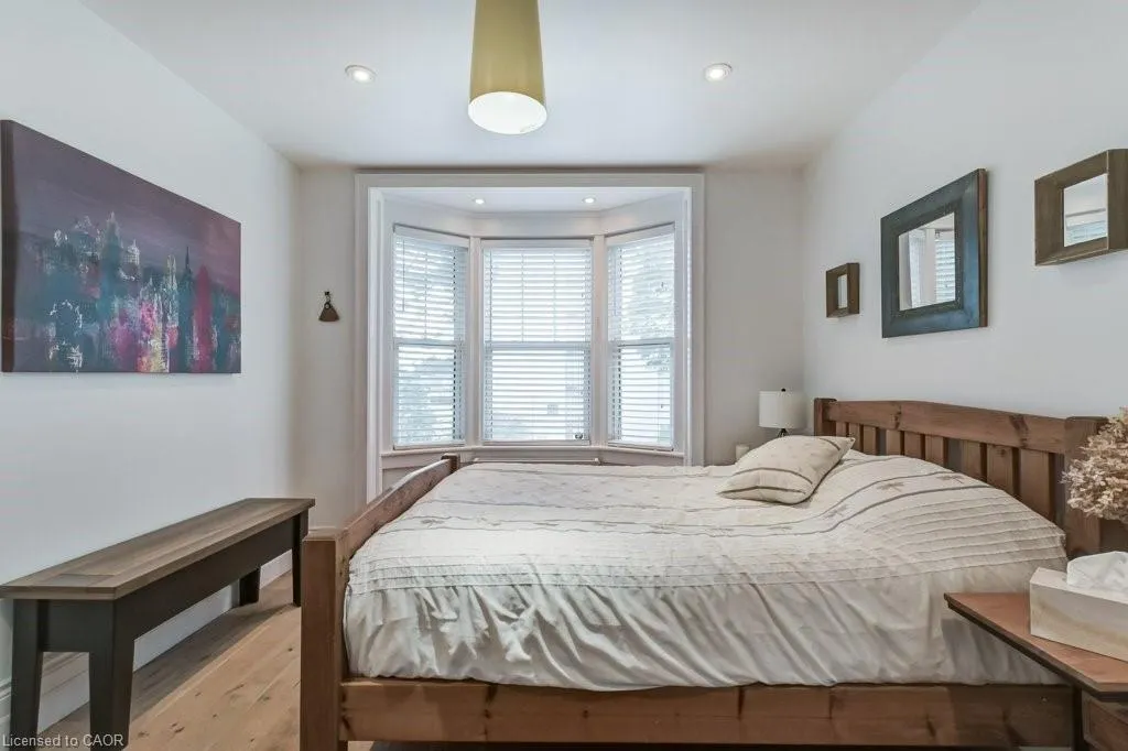 8 Wolfrey Avenue
