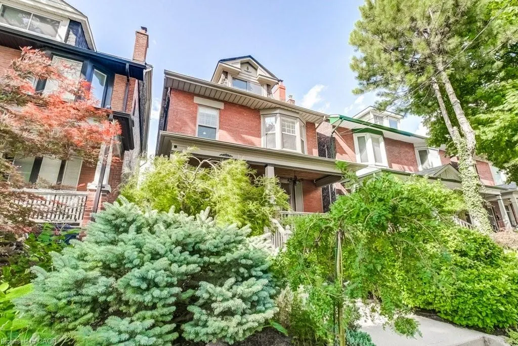 8 Wolfrey Avenue
