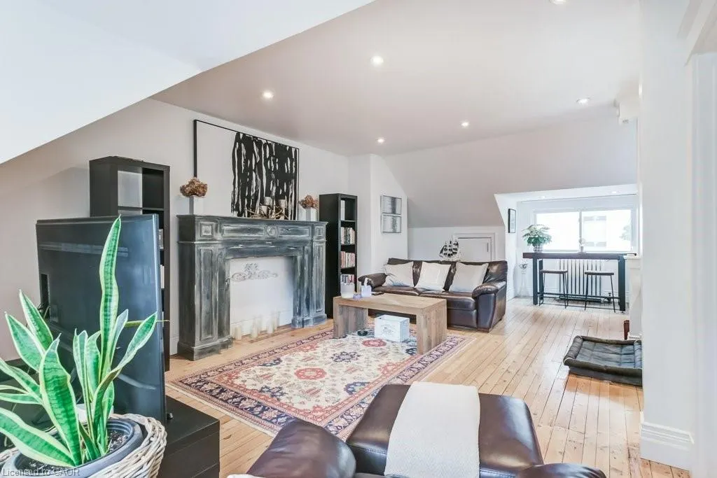 8 Wolfrey Avenue