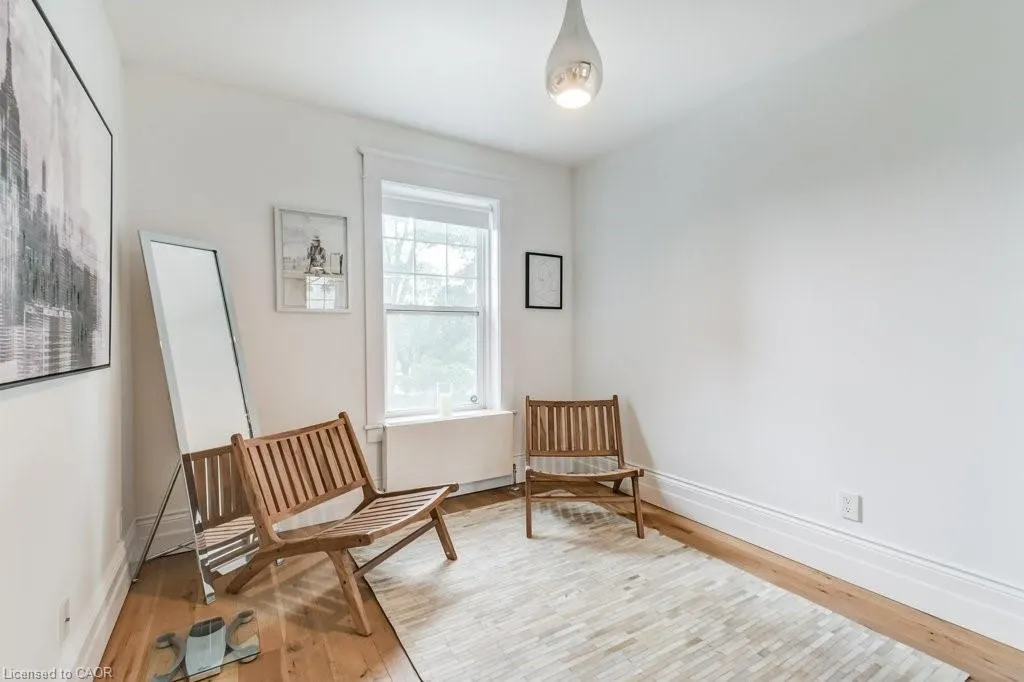 8 Wolfrey Avenue