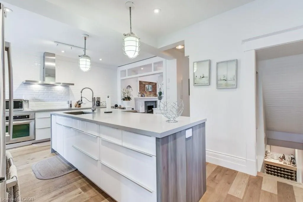 8 Wolfrey Avenue