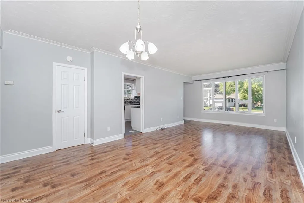 61 Avondale Boulevard