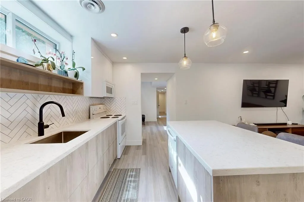 28 Dunsmore Gardens