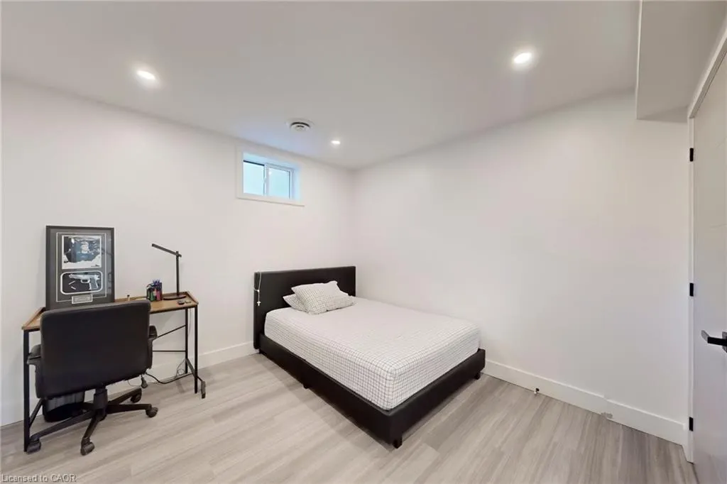 28 Dunsmore Gardens