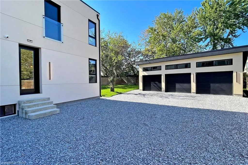28 Dunsmore Gardens