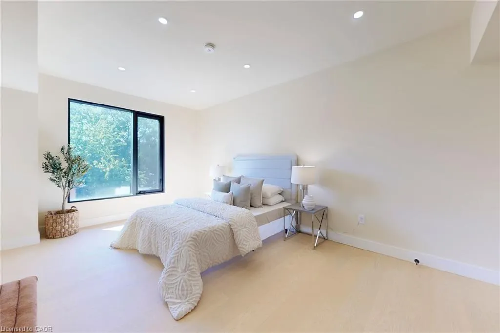 28 Dunsmore Gardens
