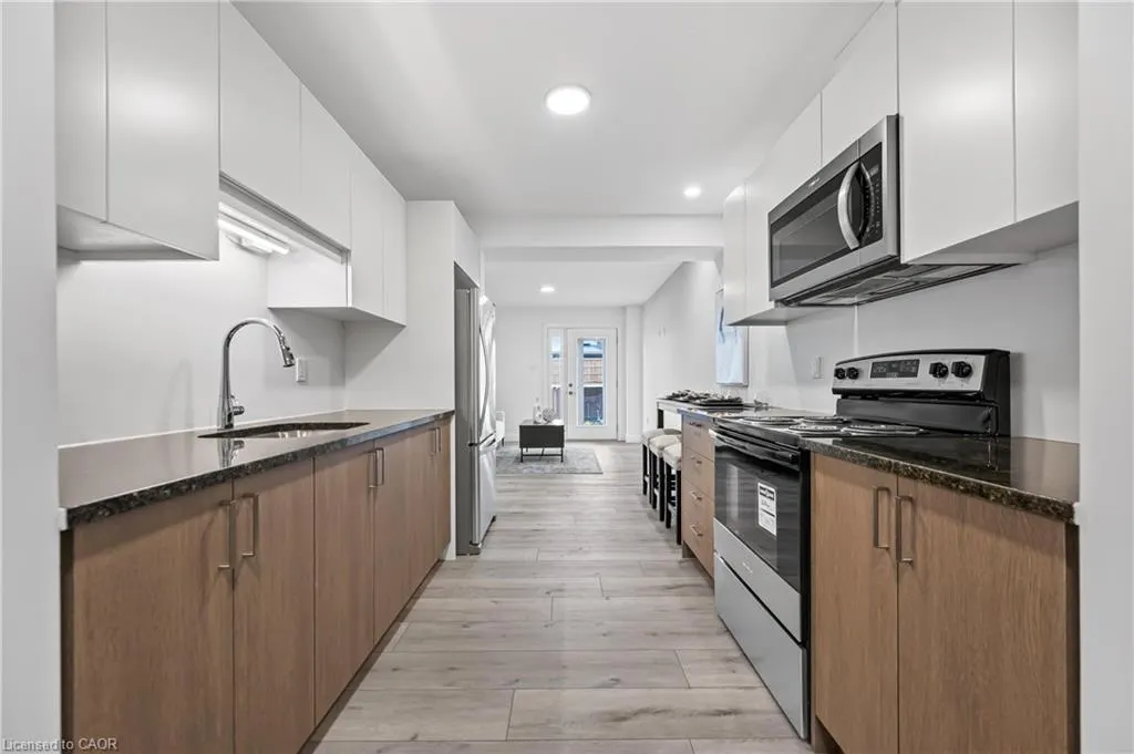 182 Bridge Crescent, #9