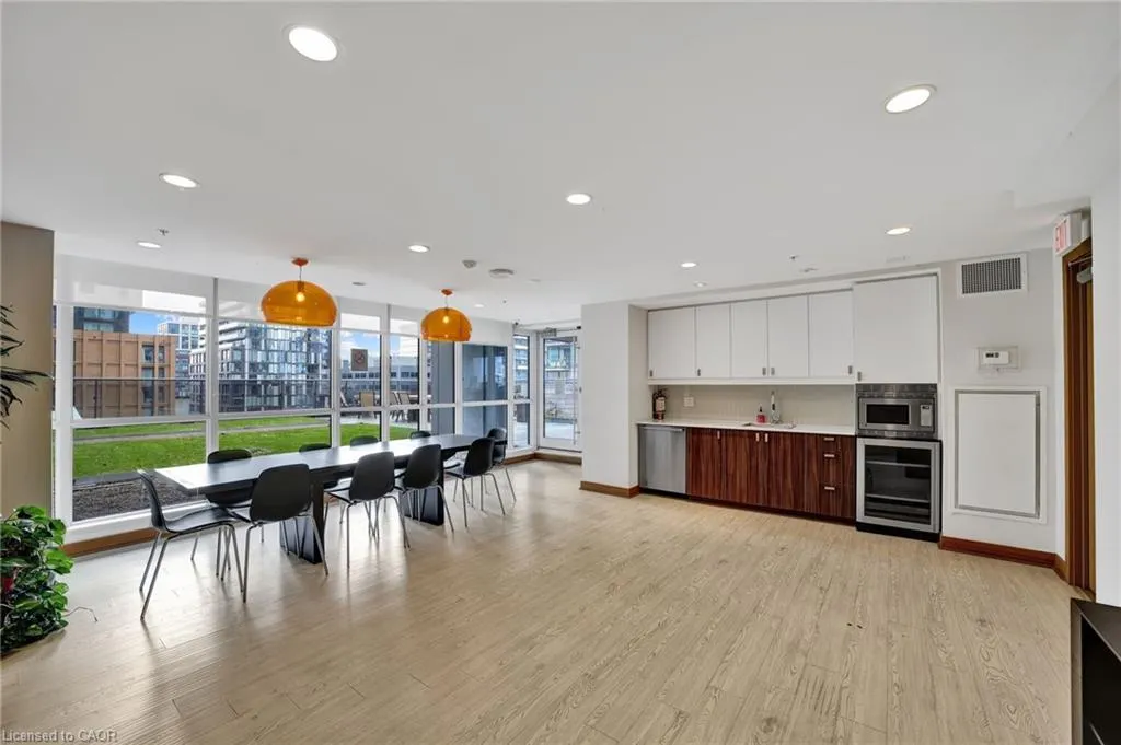 295 Adelaide Street W, #1015