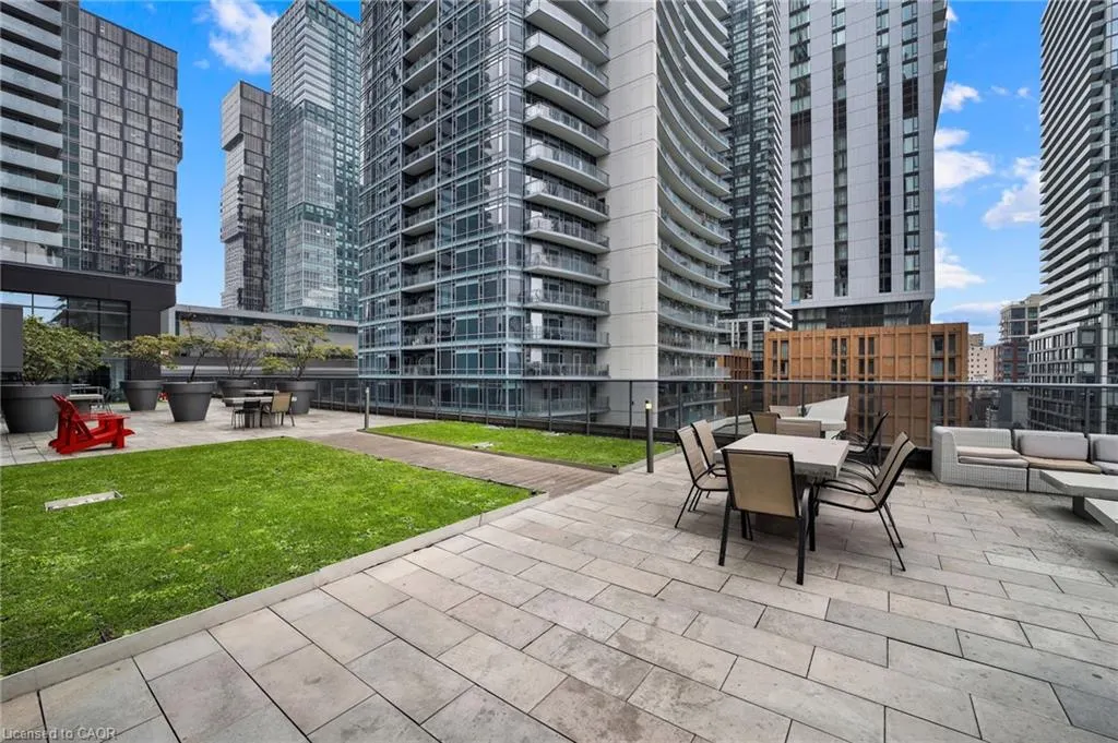 295 Adelaide Street W, #1015