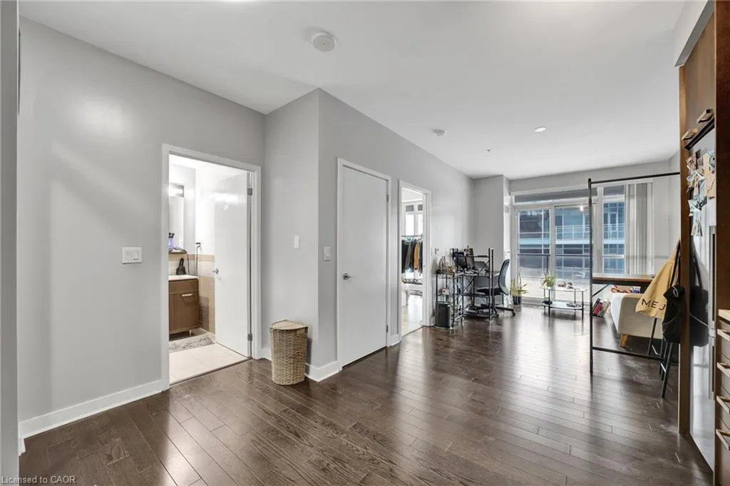 295 Adelaide Street W, #1015