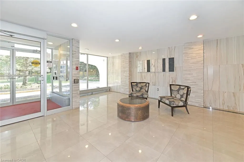 270 Palmdale Drive, #1601