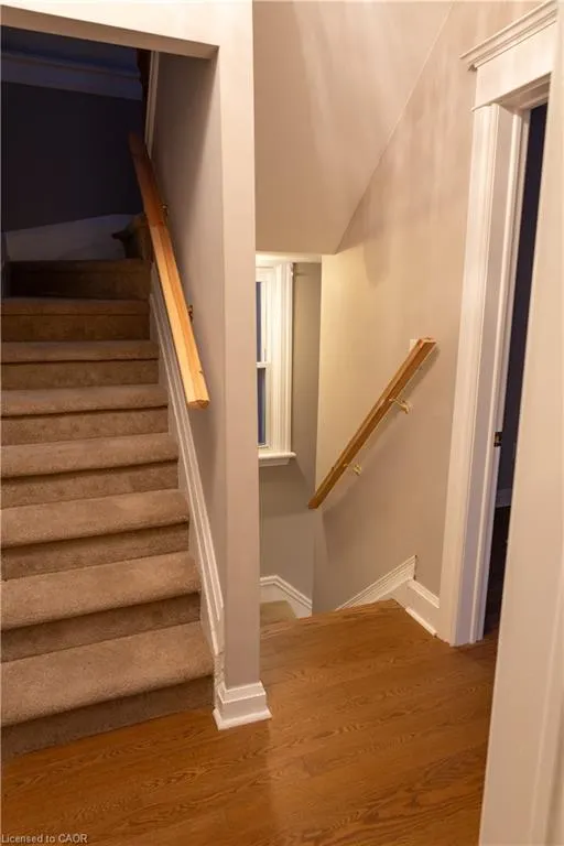 21 Sunset Avenue