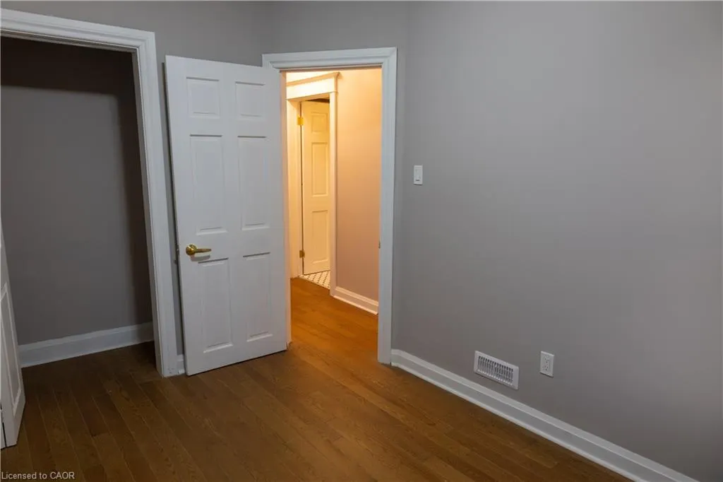 21 Sunset Avenue