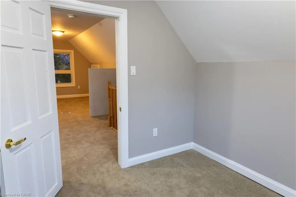 21 Sunset Avenue