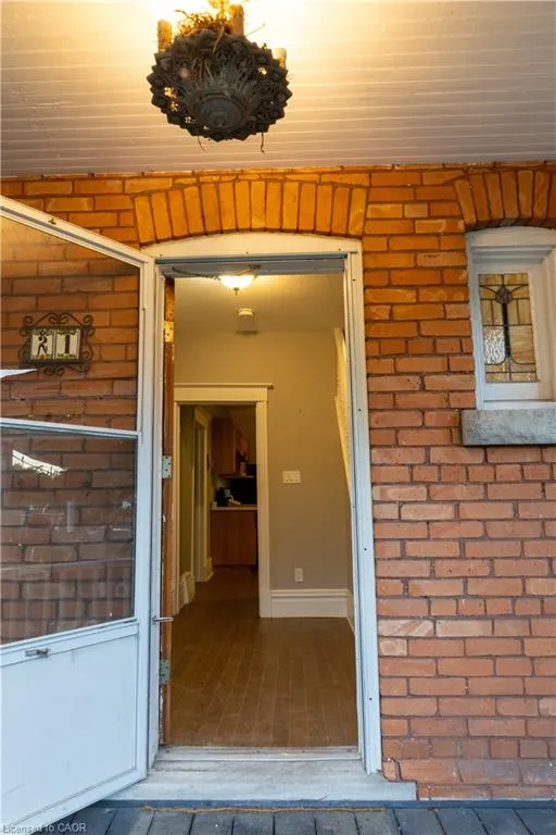 21 Sunset Avenue
