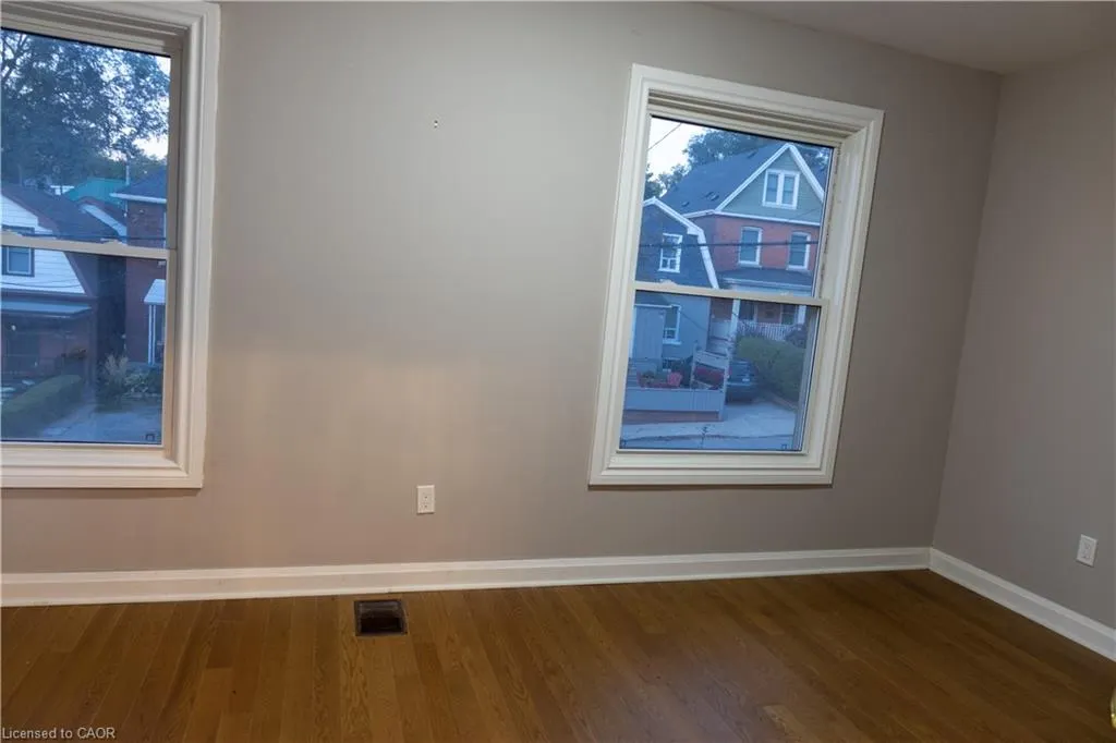 21 Sunset Avenue