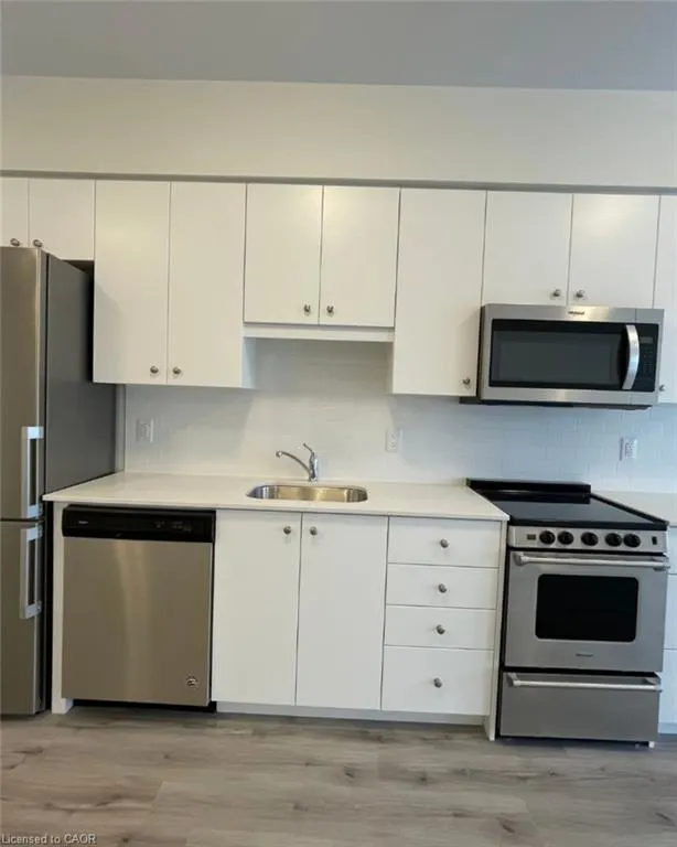 110 Fergus Avenue, #301