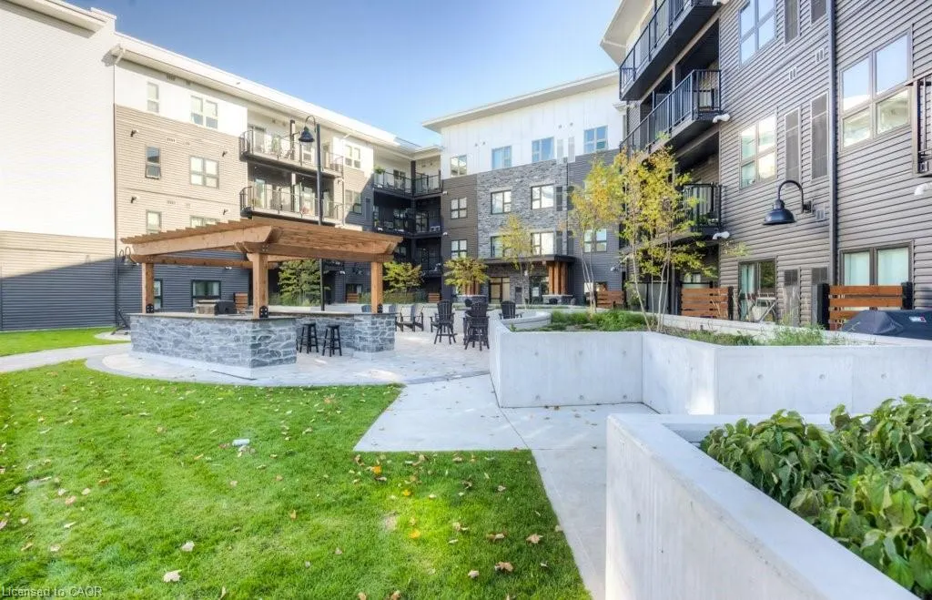 110 Fergus Avenue, #301