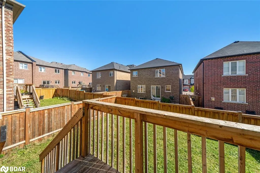 1239 Peelar Crescent