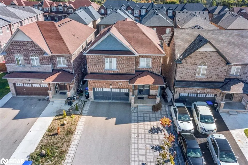 1239 Peelar Crescent